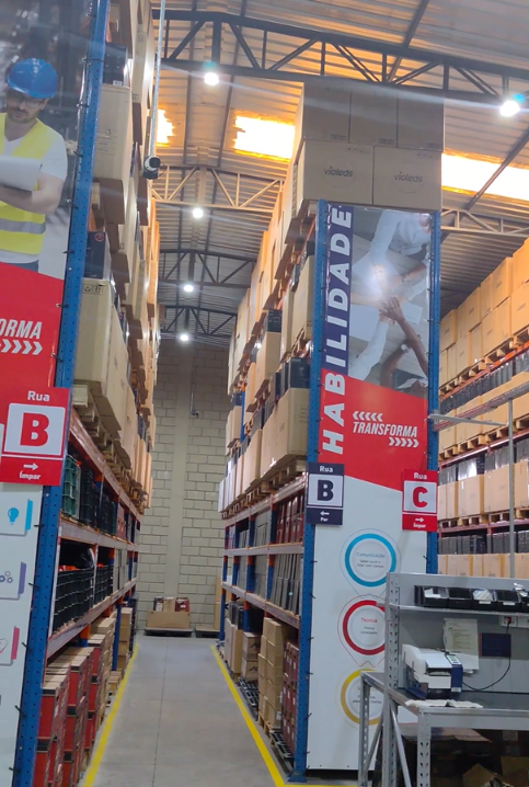 Corredores e ruas identificadas no armazém da Rede de Compras